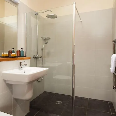 East Lodge, Yorkshire