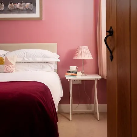 East Lodge, Yorkshire *