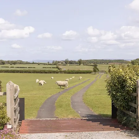East Lodge, Yorkshire
